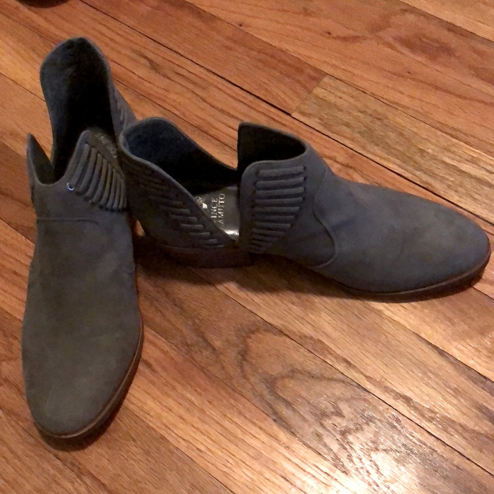 Like New Vince Camuto Booties